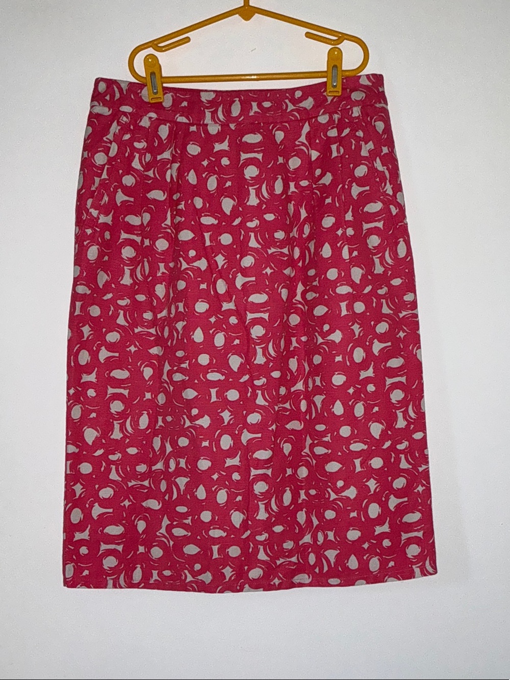Boden Raspberry Spot-Print Pencil Skirt